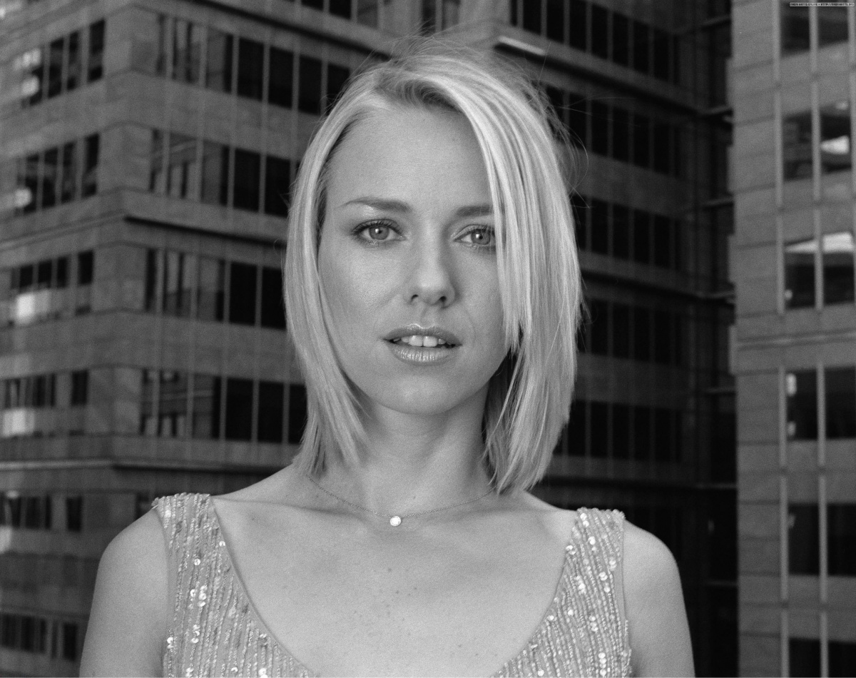 kinopoisk.ru-Naomi-Watts-1081865.jpg