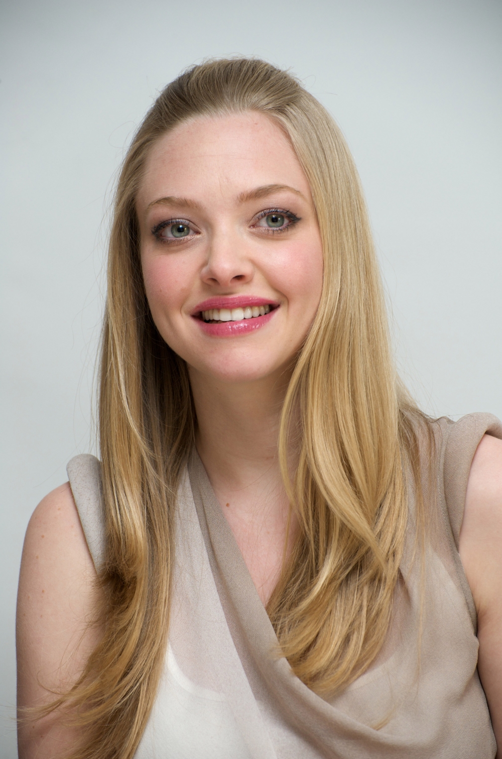 kinopoisk.ru-Amanda-Seyfried-1171605.jpg