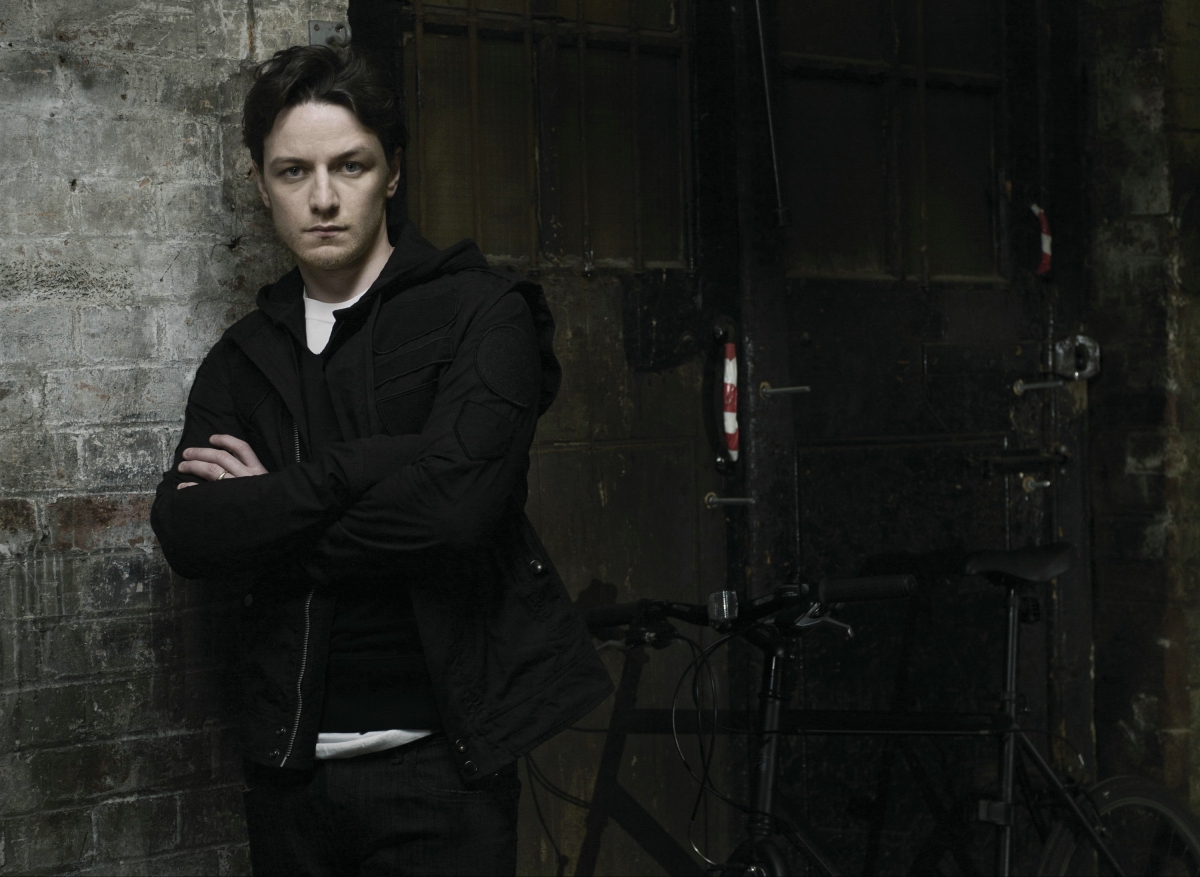 http://st-im.kinopoisk.ru/im/kadr/1/3/0/kinopoisk.ru-James-McAvoy-1300915.jpg