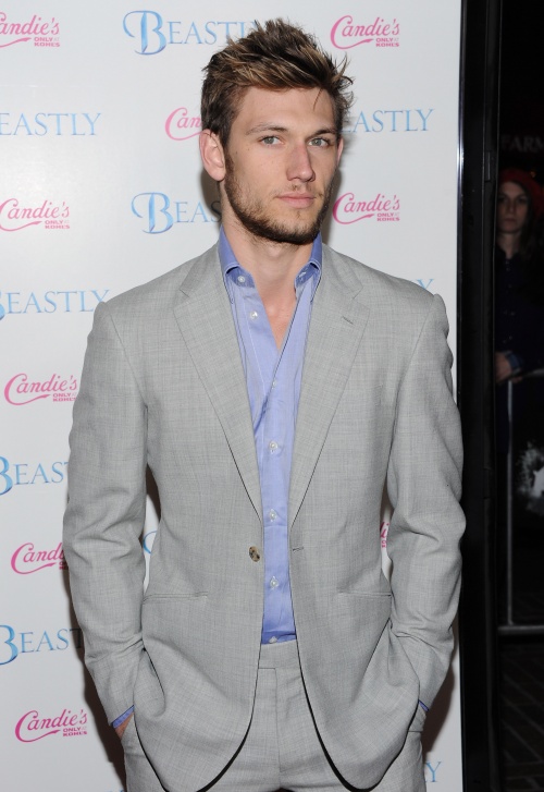 kinopoisk.ru-Alex-Pettyfer-1501456.jpg