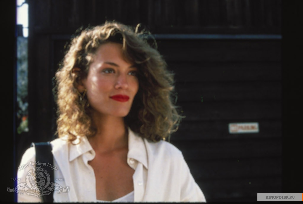 Кадры к фильму Холодная синева (видео) (1990). Кадр 1 размер 960px x 647px