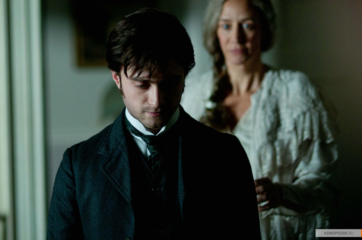 Фото: Женщина в черном