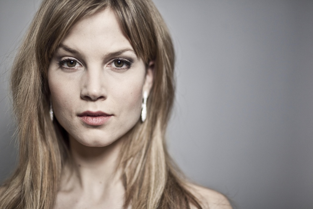 kinopoisk.ru-Sylvia-Hoeks-1774300.jpg