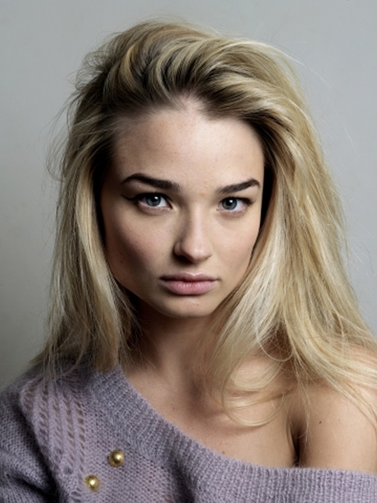 kinopoisk.ru-Emma-Rigby-1882609.jpg