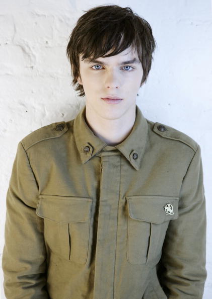 http://st-im.kinopoisk.ru/im/kadr/2/0/6/kinopoisk.ru-Nicholas-Hoult-2061820.jpg