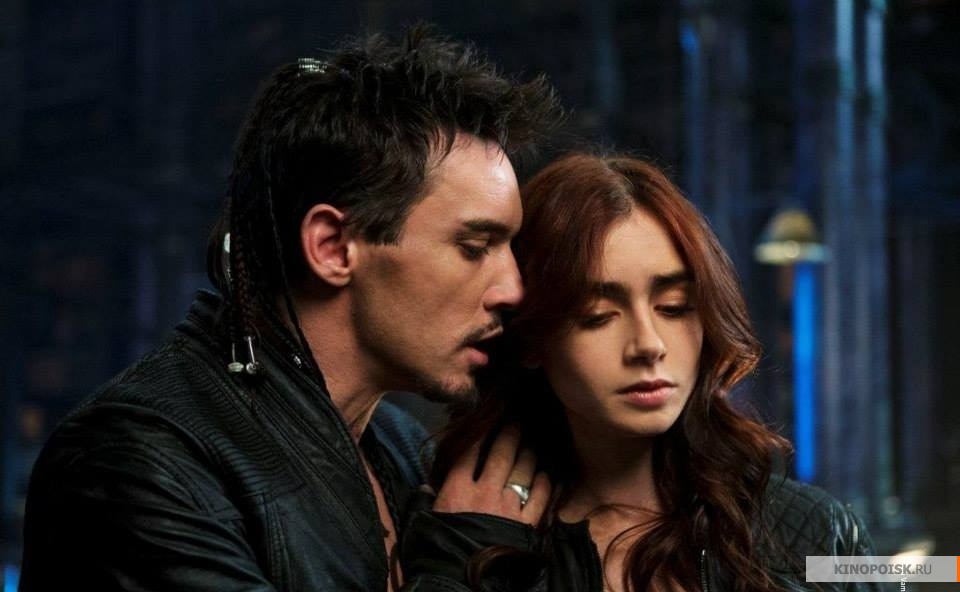 kinopoisk.ru-The-Mortal-Instruments_3A-City-of-Bones-2224811.jpg