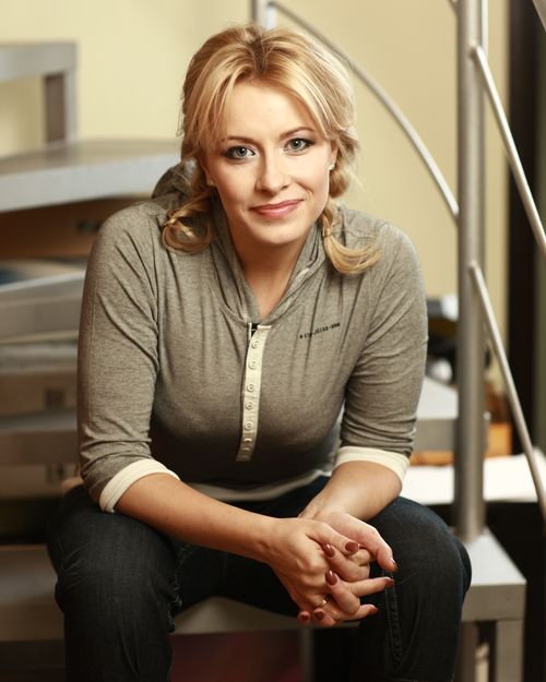 http://st-im.kinopoisk.ru/im/kadr/2/2/6/kinopoisk.ru-Elena-Kravets-2263492.jpg