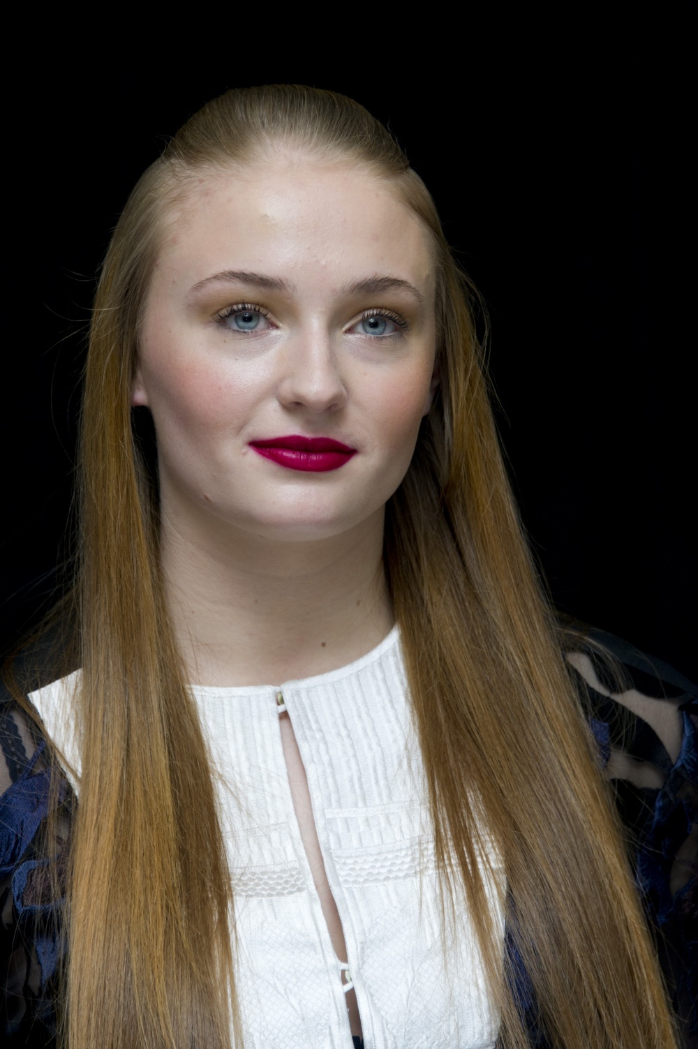 kinopoisk.ru-Sophie-Turner-2400806.jpg