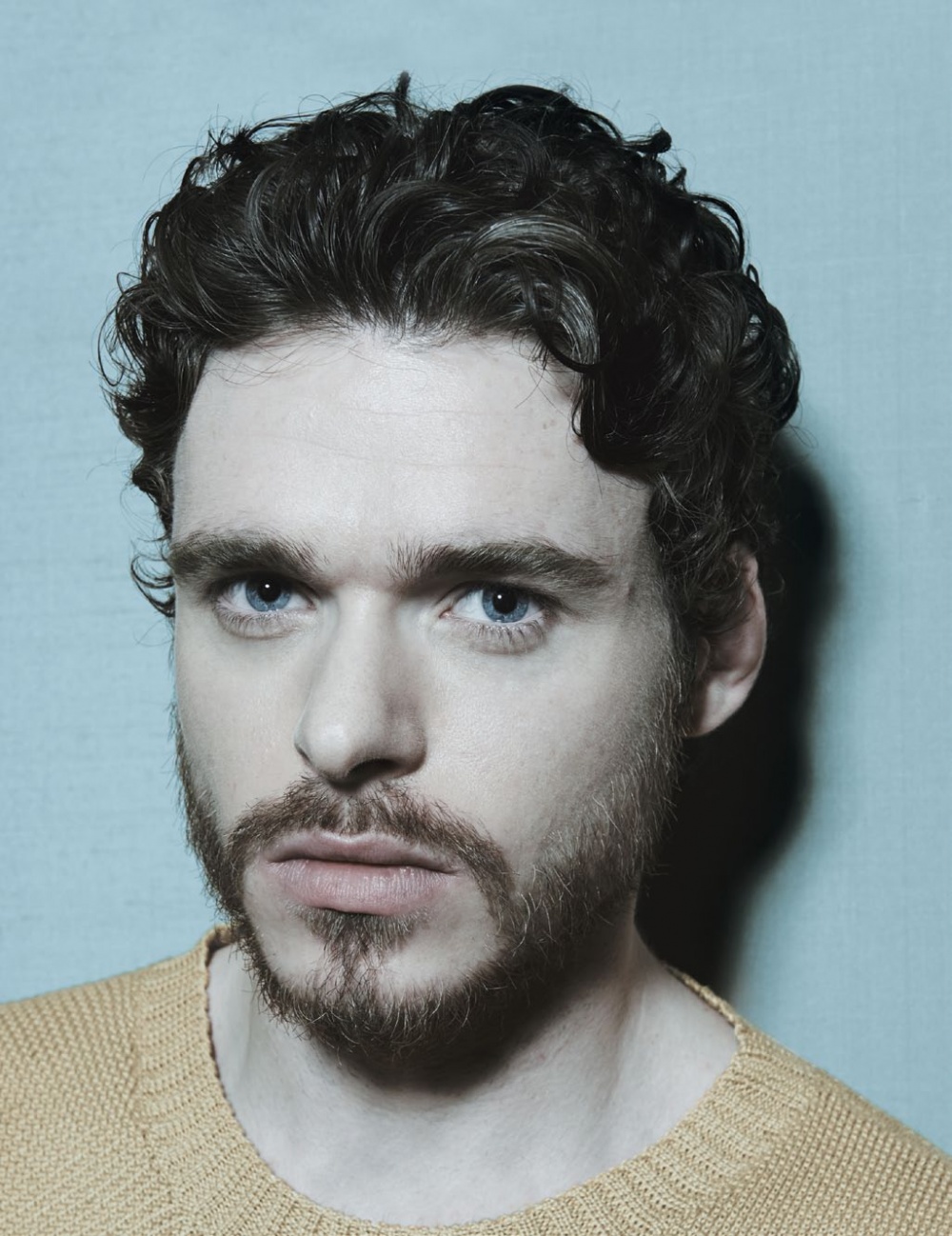 http://st-im.kinopoisk.ru/im/kadr/2/4/1/kinopoisk.ru-Richard-Madden-2418935.jpg