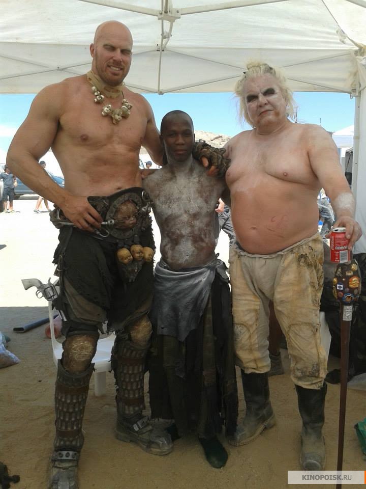 kinopoisk.ru-Mad-Max_3A-Fury-Road-2589676.jpg