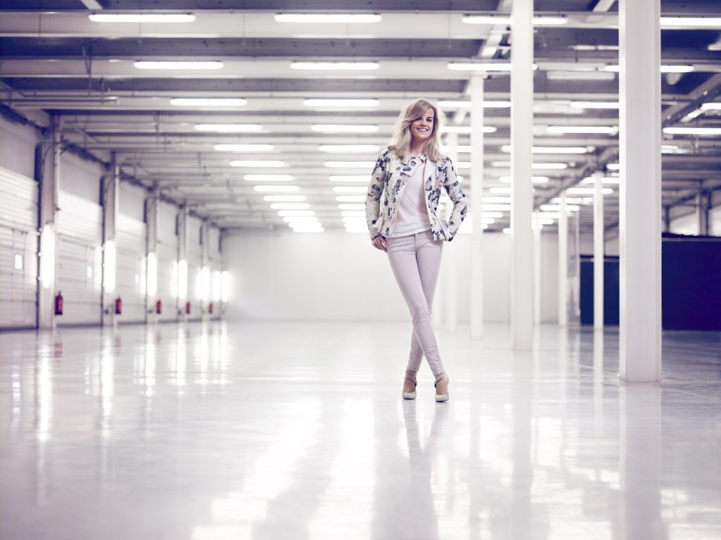 kinopoisk.ru-Susie-Wolff-2608874.jpg