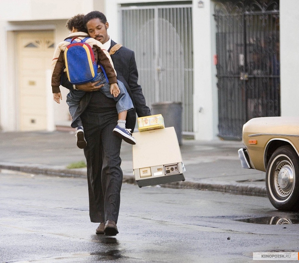 kinopoisk.ru-The-Pursuit-of-Happyness-469633.jpg