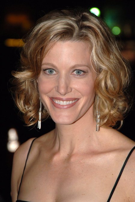 kinopoisk.ru-Anna-Gunn-680279.jpg