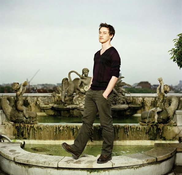 http://st-im.kinopoisk.ru/im/kadr/7/7/3/kinopoisk.ru-James-McAvoy-773829.jpg