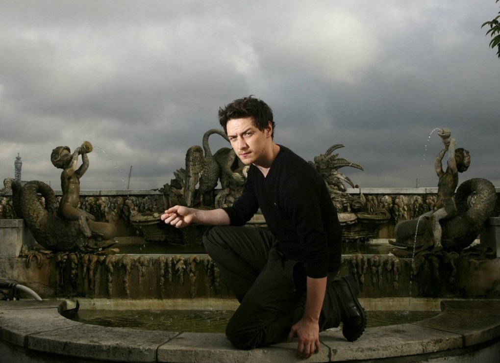 http://st-im.kinopoisk.ru/im/kadr/7/7/3/kinopoisk.ru-James-McAvoy-773835.jpg