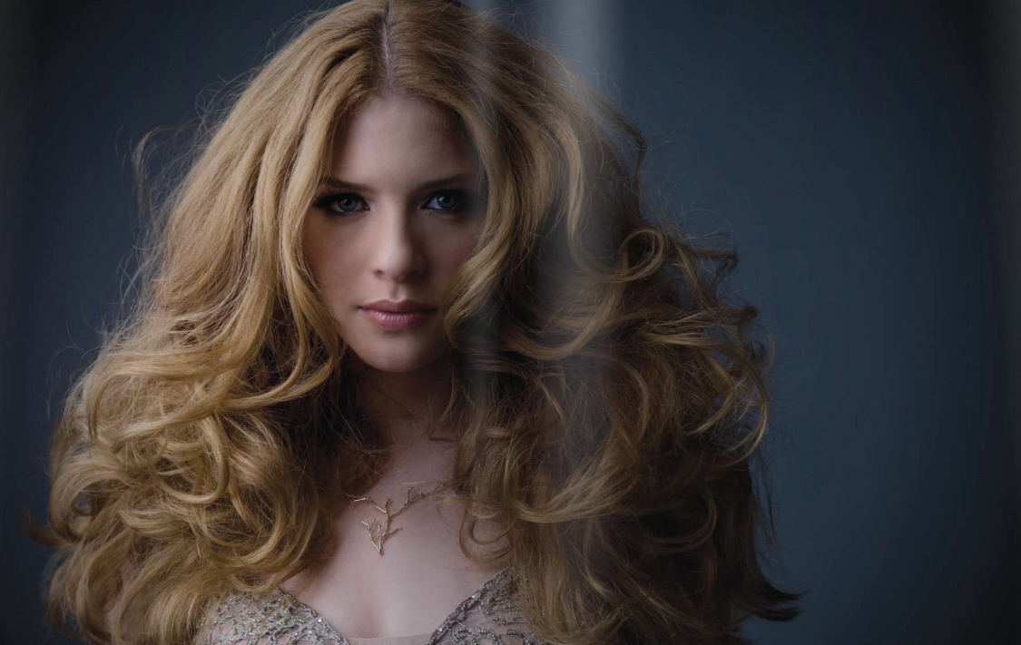 kinopoisk.ru-Rachelle-Lefevre-956245.jpg