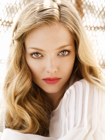 http://st-im.kinopoisk.ru/im/kadr/9/7/1/kinopoisk.ru-Amanda-Seyfried-971917.jpg