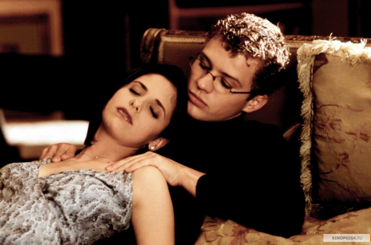 http://st-im.kinopoisk.ru/im/kadr/1/1/1/kinopoisk.ru-Cruel-Intentions-1113504.jpg