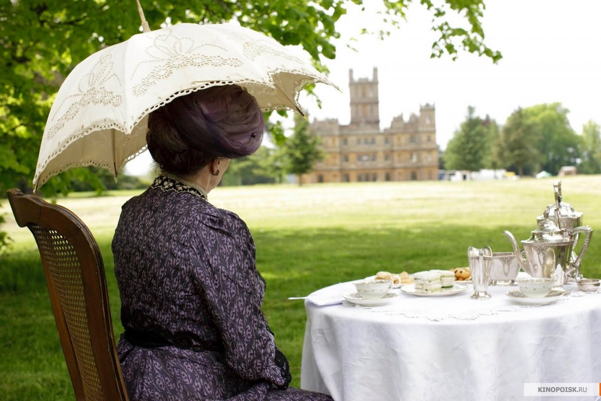 http://st-im.kinopoisk.ru/im/kadr/1/3/9/kinopoisk.ru-Downton-Abbey-1398971.jpg