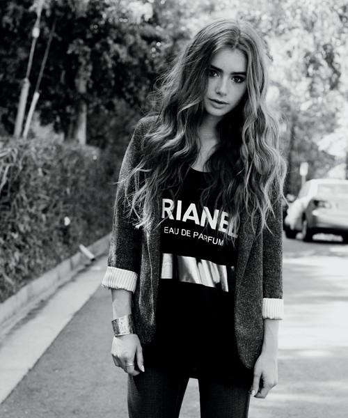 http://st-im.kinopoisk.ru/im/kadr/1/9/0/kinopoisk.ru-Lily-Collins-1901538.jpg
