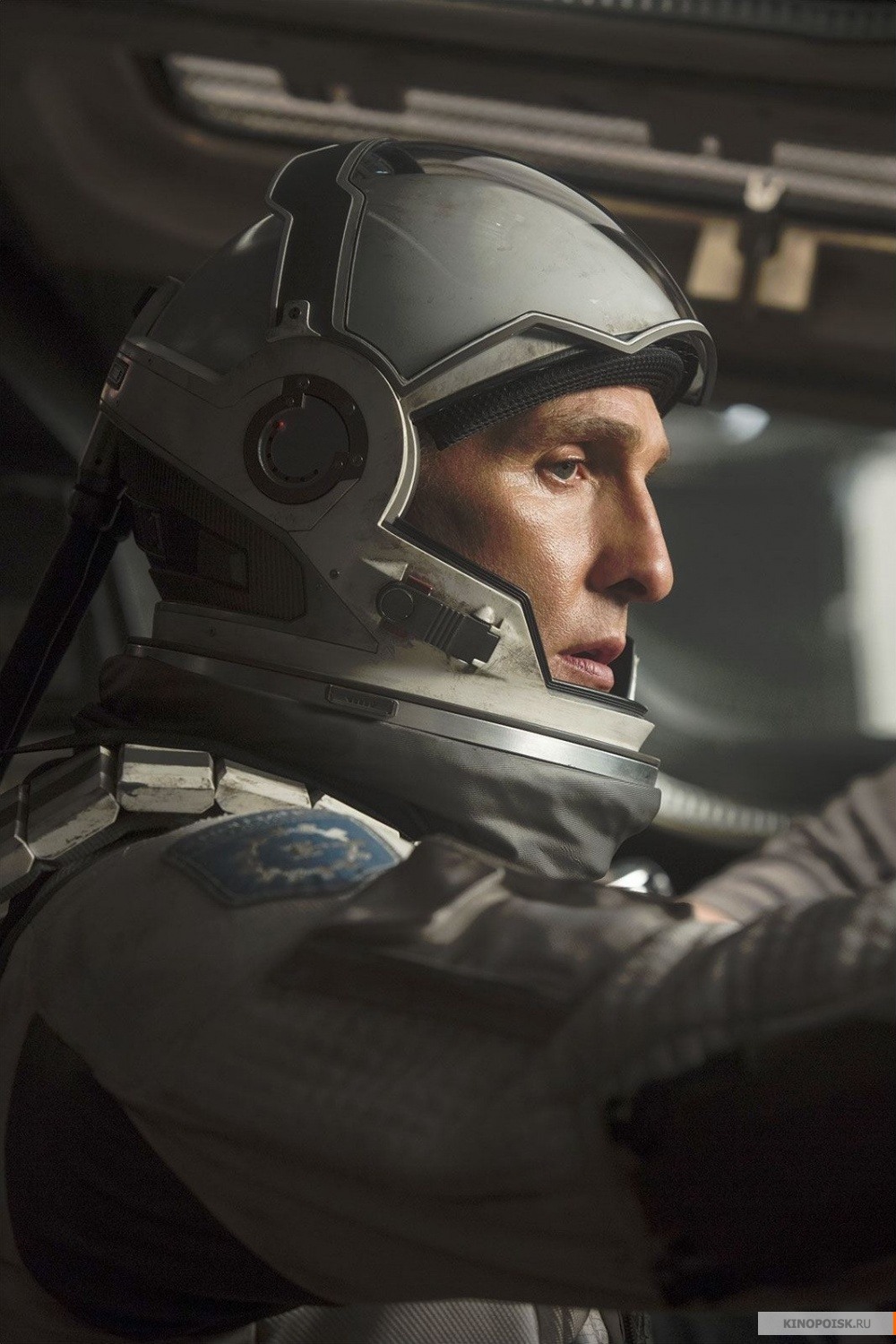 http://st-im.kinopoisk.ru/im/kadr/2/5/2/kinopoisk.ru-Interstellar-2523028.jpg