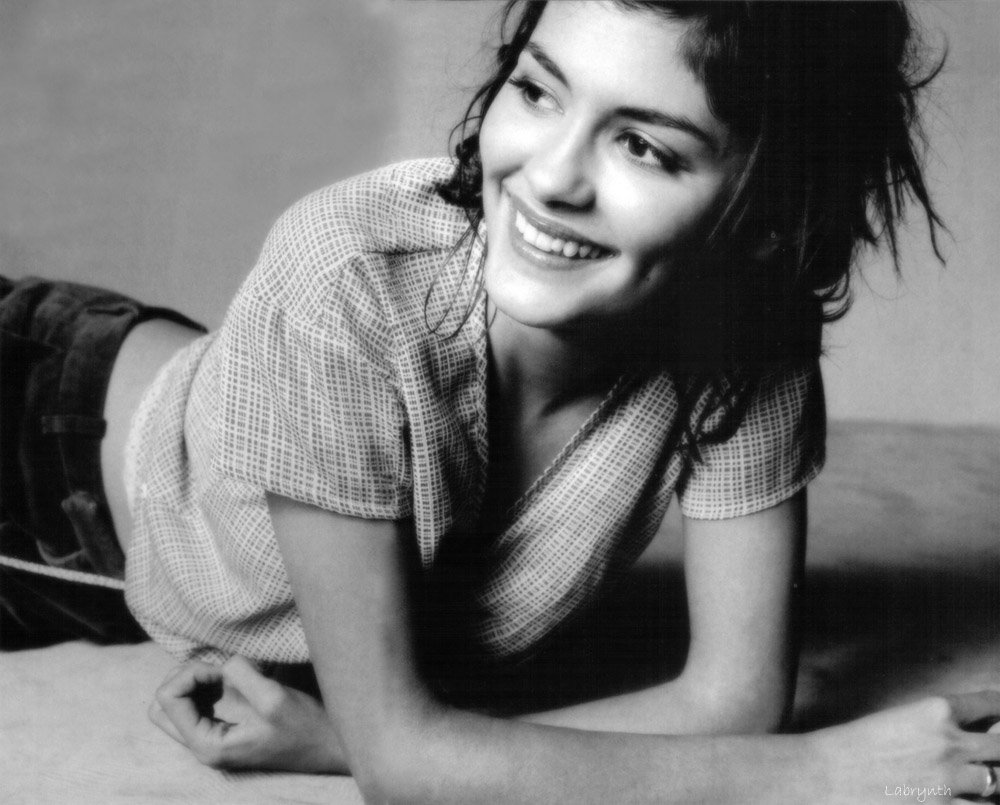 http://st-im.kinopoisk.ru/im/kadr/4/7/6/kinopoisk.ru-Audrey-Tautou-476748.jpg