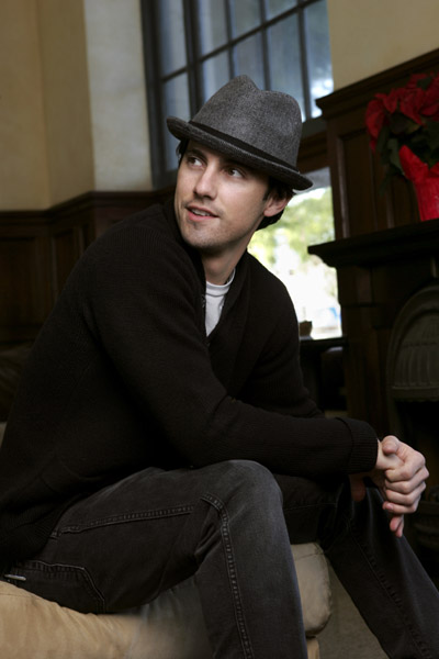 http://st-im.kinopoisk.ru/im/kadr/5/3/4/kinopoisk.ru-Milo-Ventimiglia-534794.jpg