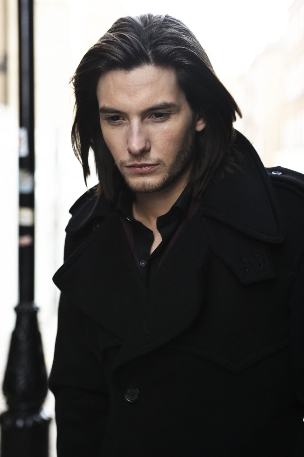 http://st-im.kinopoisk.ru/im/kadr/8/9/9/kinopoisk.ru-Ben-Barnes-899404.jpg
